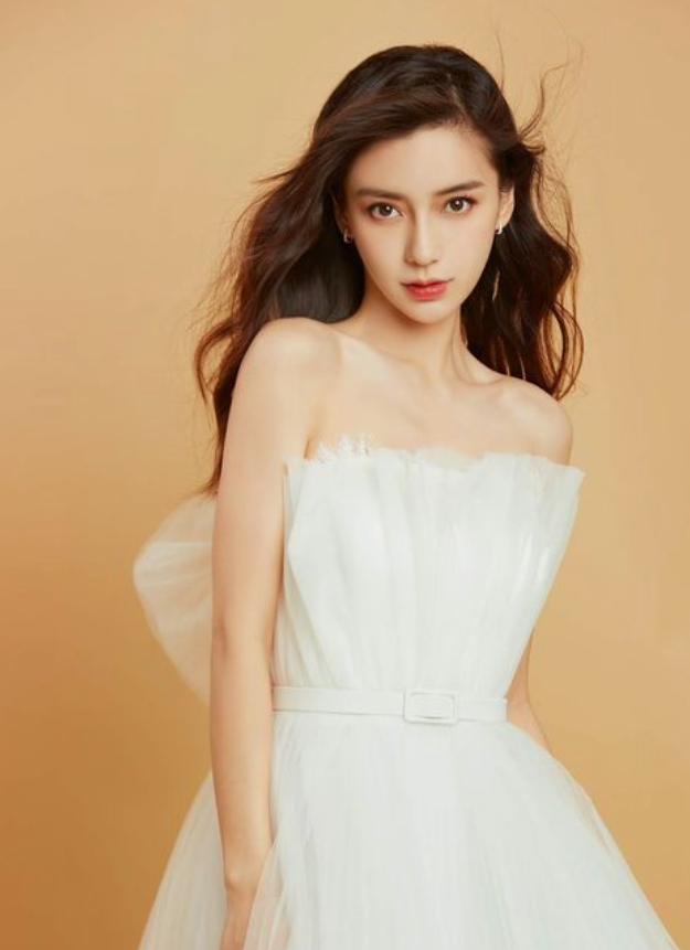 杨颖, 搭配白色的angelababy, 你们觉得清纯吗