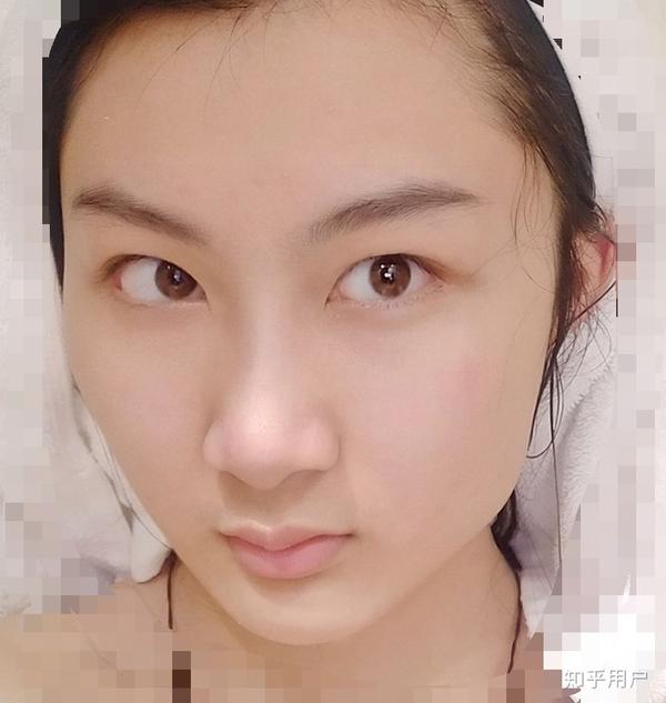 的不上镜)面无表情再 黑白滤镜的时候就是这样的(我觉得原相机差了点