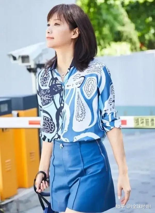 徐静蕾新造型曝光浓妆艳抹剪刀发性感迷人美到认不出