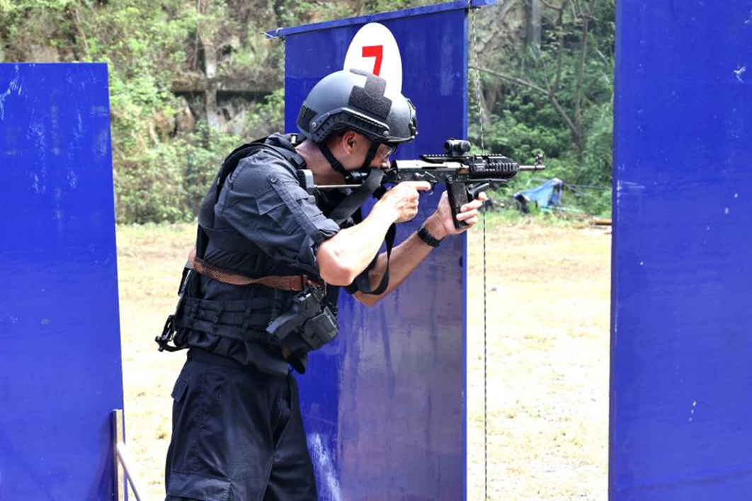 杭州特警开展砺箭2021实战比武