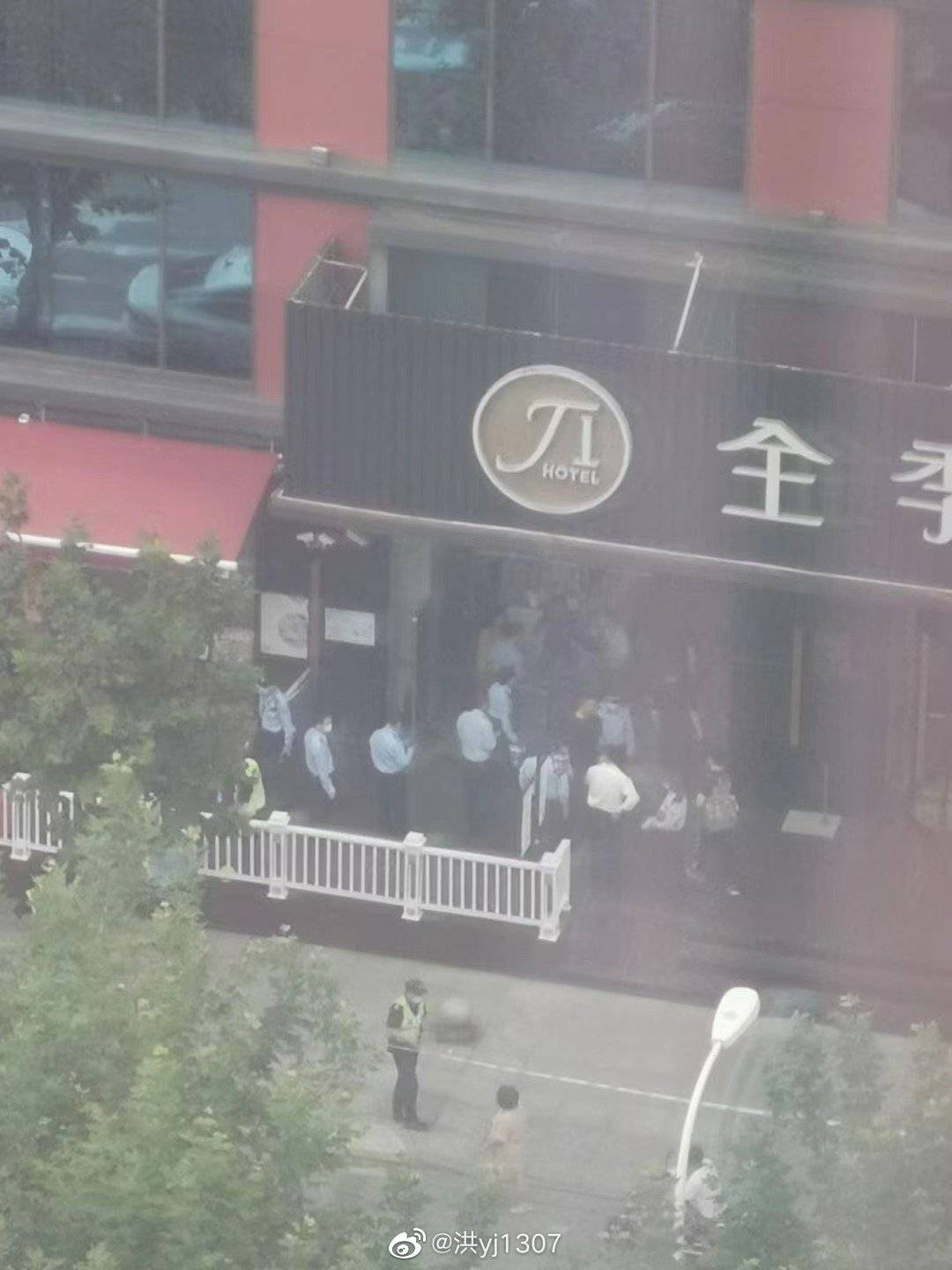 如何看待上海警方通报潍坊西路酒店命案,头被放前台?