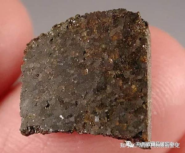 中国陨石鉴定权威机构发表—占0.07%的陨石
