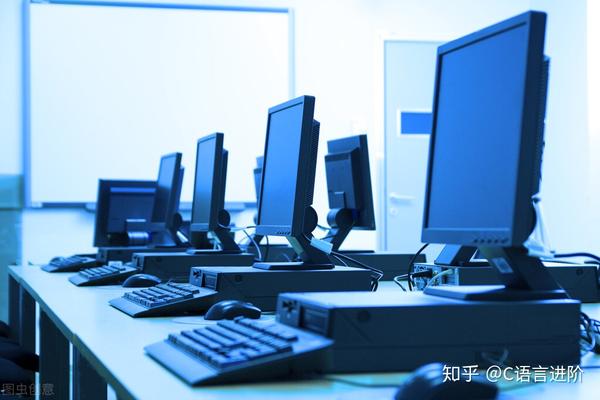最早的计算机竟是算盘这个博物馆为你展示计算机2000年历史