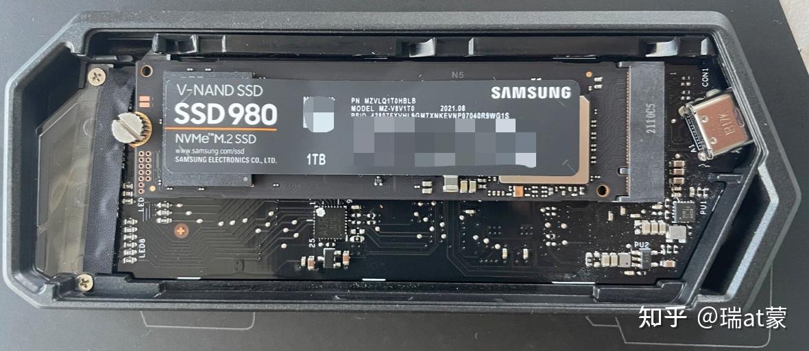 华硕(asus)rog幻影strix arion 三星(samsung)980-1tb ssd固态硬盘