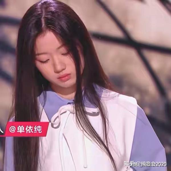 单依纯《forever young》qq音乐收藏量突破百万,第七只百万以上单曲.