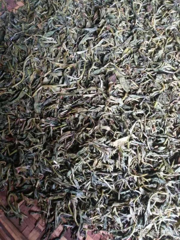 普洱茶包装纸上云南大叶种晒青毛茶是什么意思