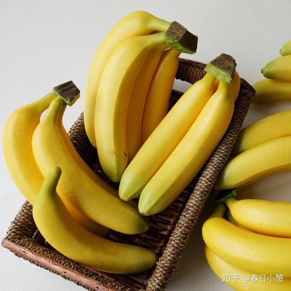 建议那些热身和易长粉刺的人经常吃香蕉,以解决皮肤粗糙的问题.
