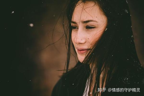 为什么女人伤心难过的时候特别容易流泪泛滥,一般都有下面这几种