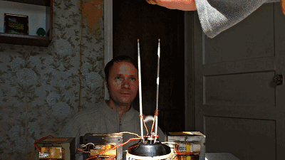 高能警告最多的一次科普:可乐配上高压电是什么味?