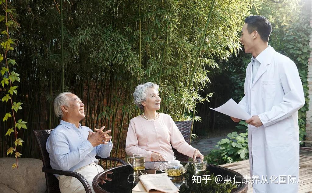 惠仁康养炎炎小暑老年人预防中暑