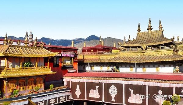 拉萨最古老寺庙供奉世上罕见佛祖等身像黄金屋顶价值无法估量