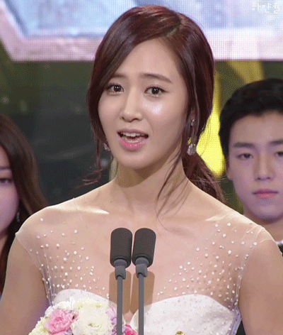 权俞利 yuri 所有动图from@权侑莉吧