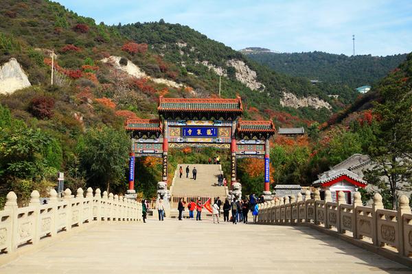 5 太山在太原西南方向,距晋祠风景名胜区5公里,晋阳西山大佛风景区3
