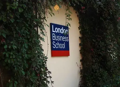 捷报!【lbs伦敦商学院录取】欧洲最顶尖的最难录的商学院没有之一