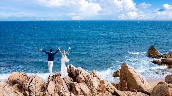 海边婚纱照的不同风格?海景婚纱摄影怎么拍才好看?