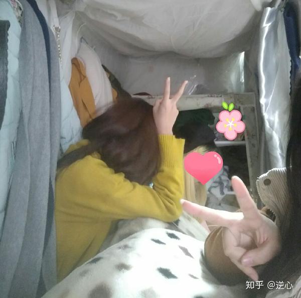 葛优躺瘫在我床上被偷拍