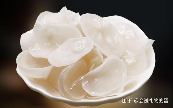 玉木耳(吉林农业大学) 朵型完整,口感清脆,色泽温润如玉,营养丰富