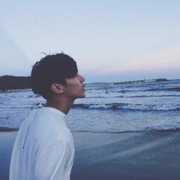 有没有什么高冷的真人头像?