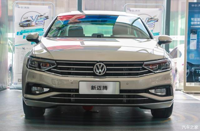 2020款大众迈腾实车到店星耀金色车身很时尚售1869万元起