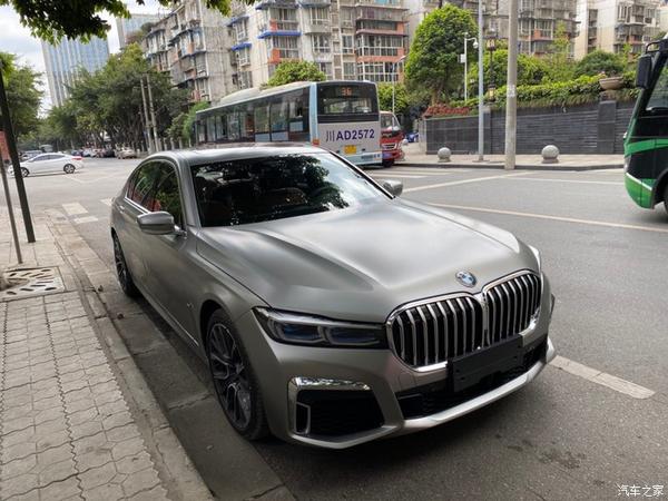 磨砂神秘银宝马m760li xdrive v12 运动套装 ,成都提车