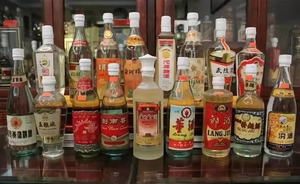 微信:awmt88888 2 人 赞同了该文章 收藏老酒,大家喜欢收藏十七大名酒