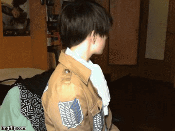 超级开心_(:з」∠)_ 先发几张cos 合集 抱歉只找到动图…… 艾伦