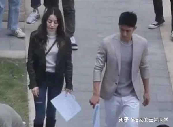 迪丽热巴黄景瑜新剧杀青4天后吻戏就被路透是宣传还是意外