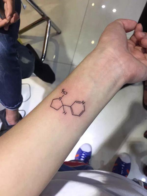 有什么化学式适合纹身?