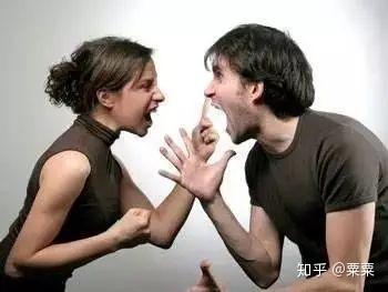 此时,你可以这样说:"你这样做我感到很生气".