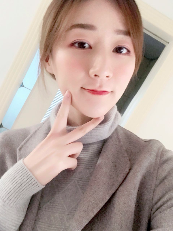 明明可以靠脸吃饭却被痘痘逼得不得不靠实力是种什么体验