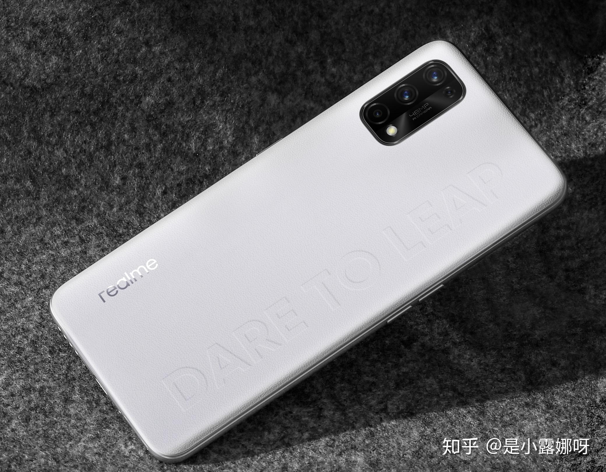 realme v15是oppo最新发布的千元机,老实说,初次看