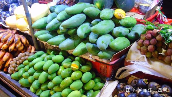 西双版纳热带水果既便宜种类又多,在这里,你可以吃水果吃到嗨,真正