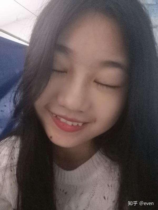 只涂了口红,其他是真的素颜,华为的前置摄像头简直是死亡自拍