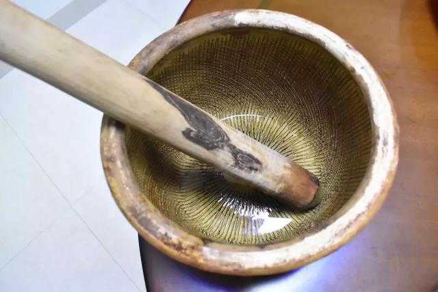 海丰美食|"轰隆隆"的擂咸茶声几乎每天都有