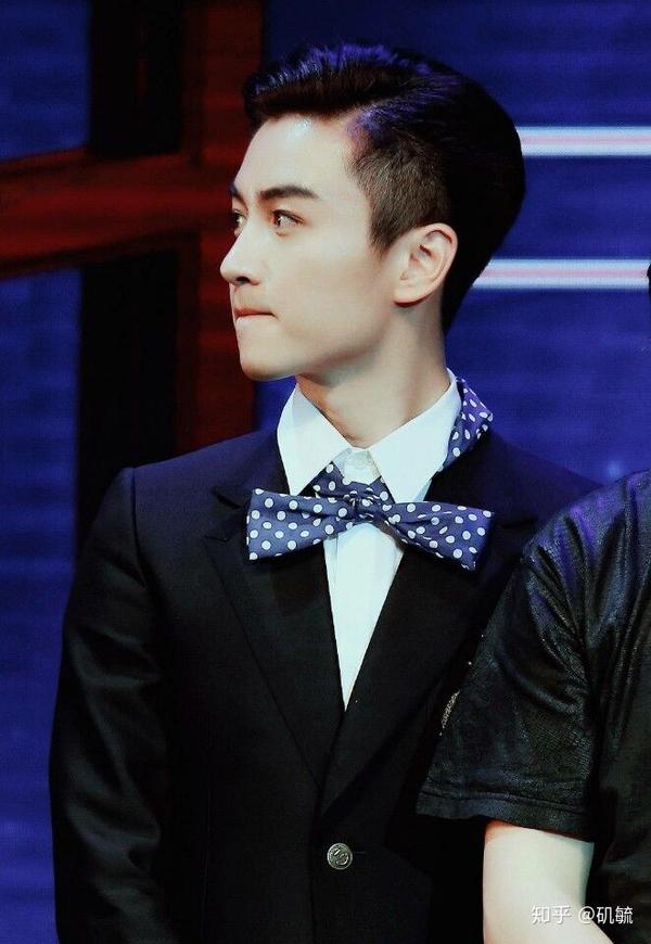 陈晓 撇去那些老一辈神颜的男星,第一个想到的就是陈晓.