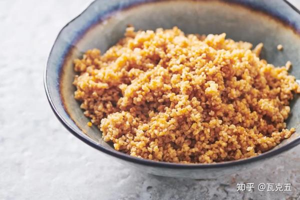 日常也并不只是靠面包摄取碳水,他们还吃另一种饭——小麦饭(bulgur)