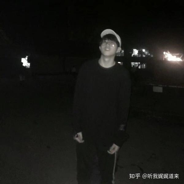 当然是初中男生啦