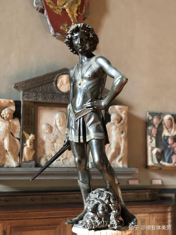 第二座大卫像来自于达芬奇的师傅安德烈·德尔·委罗基奥andrea del