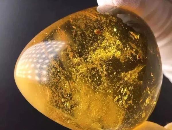 琥珀蜜蜡里的"脏杂",水胆,气泡,动植物和爆花到底有没