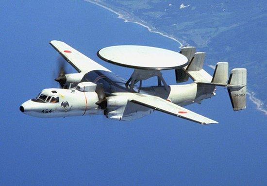 e-2"鹰眼"美国海军现唯一在使用的舰载空中预警机,1964年入役,由美国