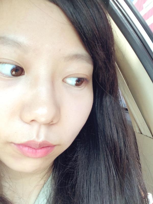 因为我的瞳孔颜色是淡茶色,小说里女主那种茶色,或者说浅棕色?