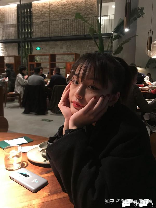 中学时期同一年级的小姐姐,大概就是段花吧,心目中标准的福建美女形象