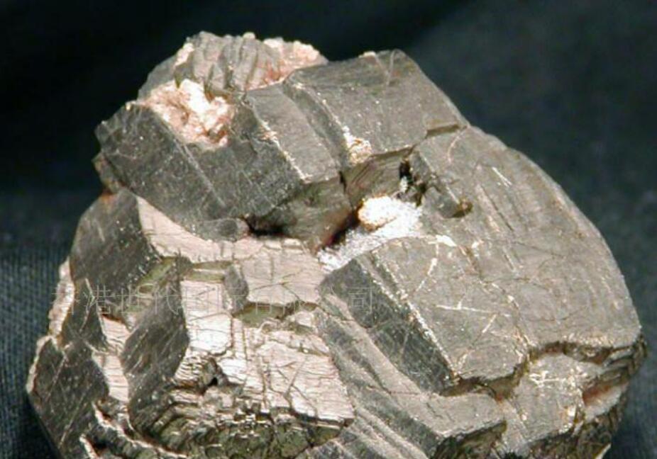 6500万年前的一次陨石大撞击导致恐龙灭绝的同时也带来了这种稀有金属