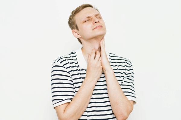 咽喉健康导致咽部灼痛干痒不适的原因有哪些