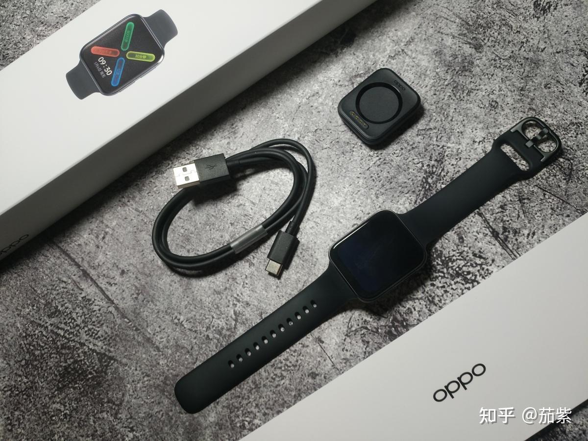 oppowatch2包装盒,oppowatch2 oppo watch 2的包装盒外观采用了简约设计,正面中间有手表的渲染图