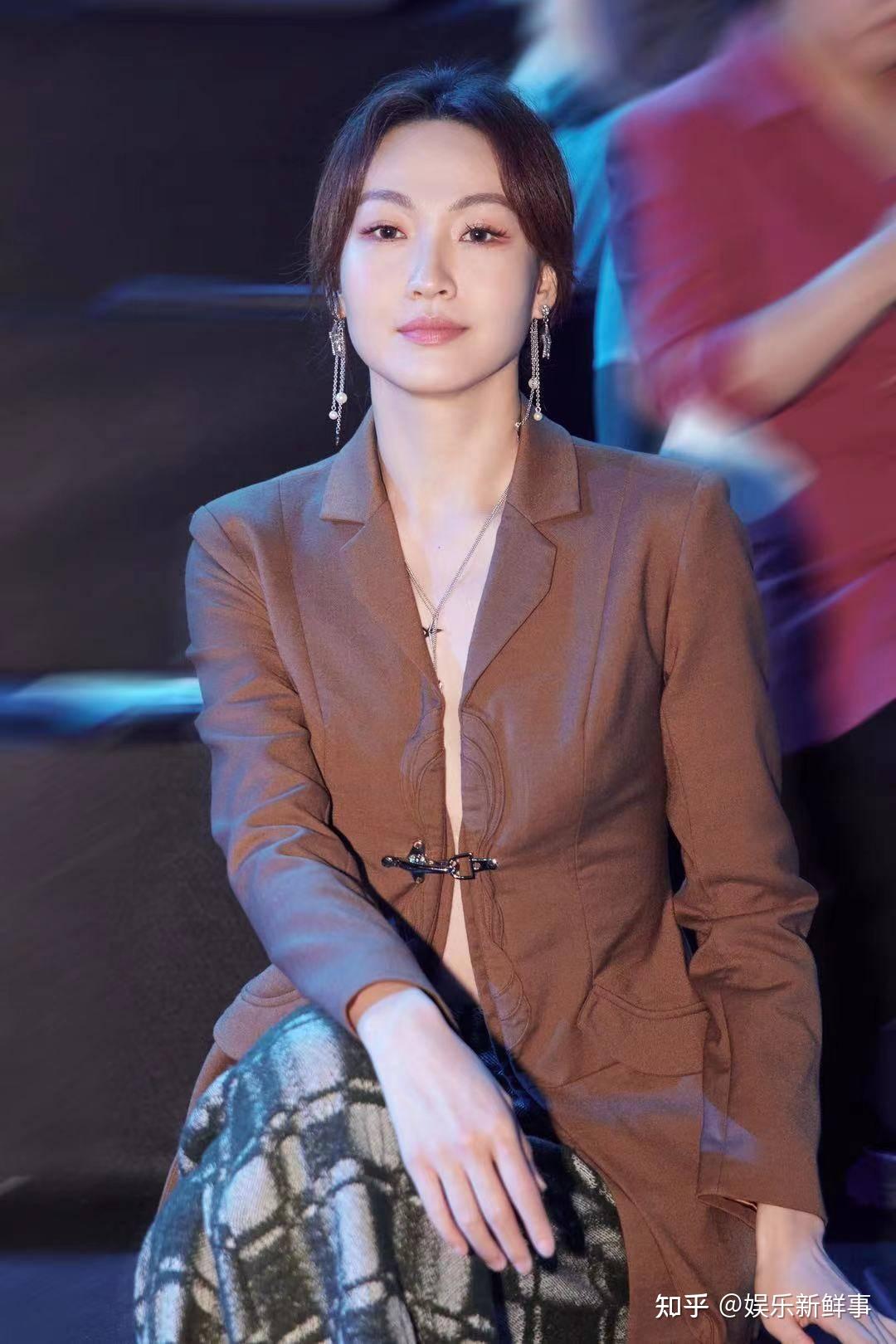 演员任帅亮相中国时装周开启对时尚的探索之旅