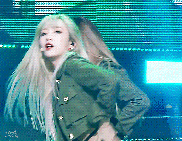 韩国女团成员有哪些惊为天人的瞬间?