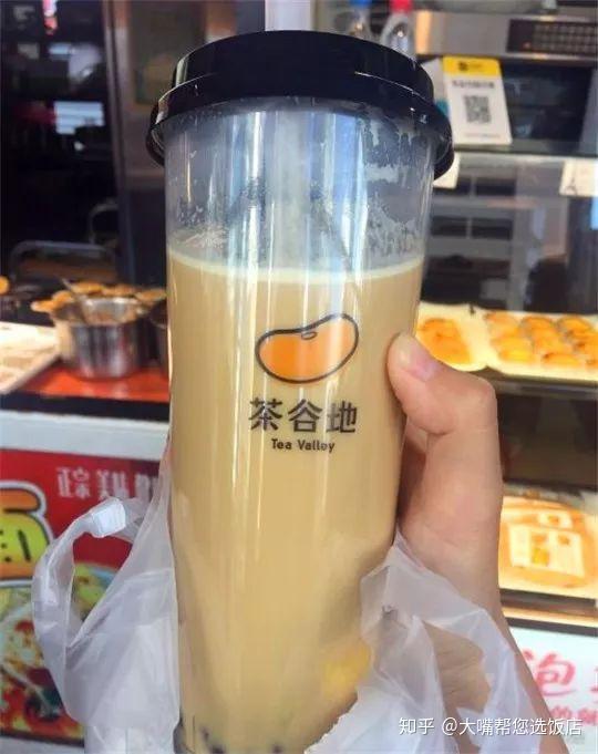 「双喜奶茶」 其实就是红豆和布丁奶茶, 超大一杯,红豆是大颗的.