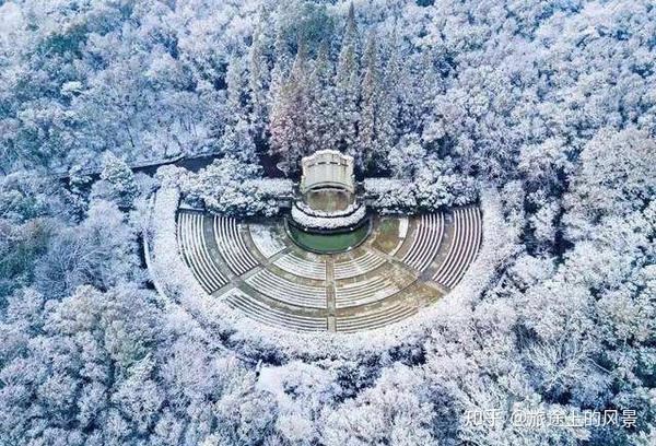 南京冬日雪落紫金山