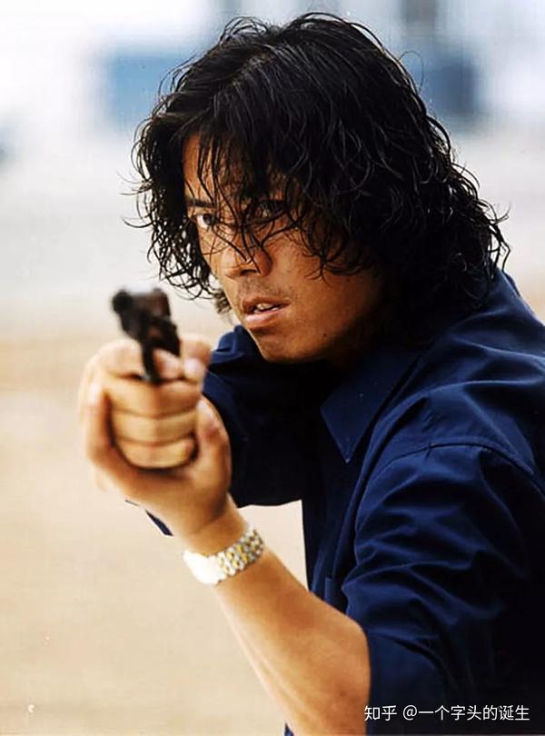 2002年主演内地电视剧《情证》